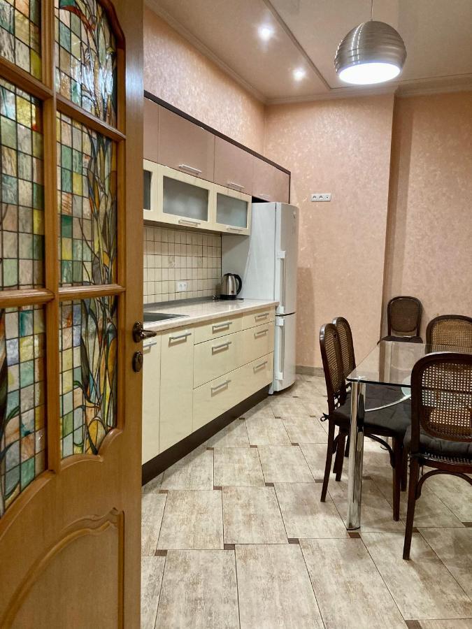 Large Apartment In The City Center มุกาเชเว ภายนอก รูปภาพ
