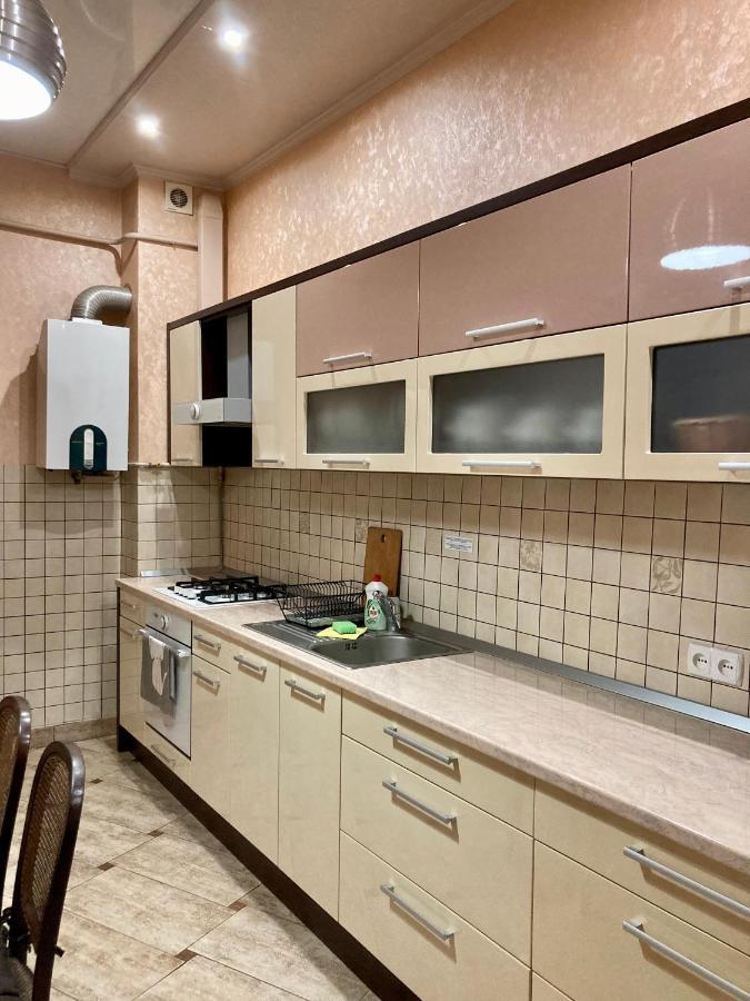 Large Apartment In The City Center มุกาเชเว ภายนอก รูปภาพ