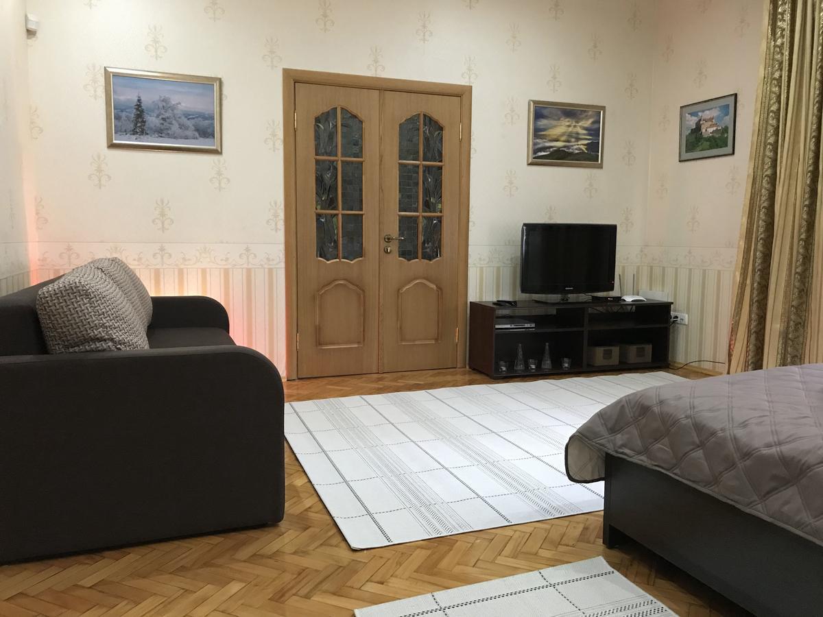 Large Apartment In The City Center มุกาเชเว ภายนอก รูปภาพ