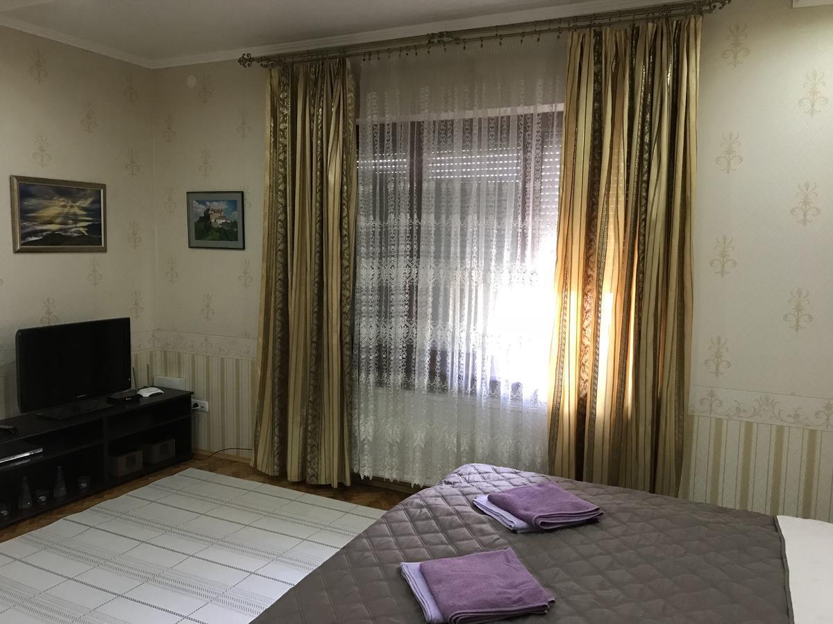 Large Apartment In The City Center มุกาเชเว ภายนอก รูปภาพ