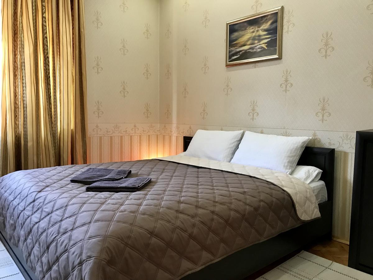 Large Apartment In The City Center มุกาเชเว ภายนอก รูปภาพ