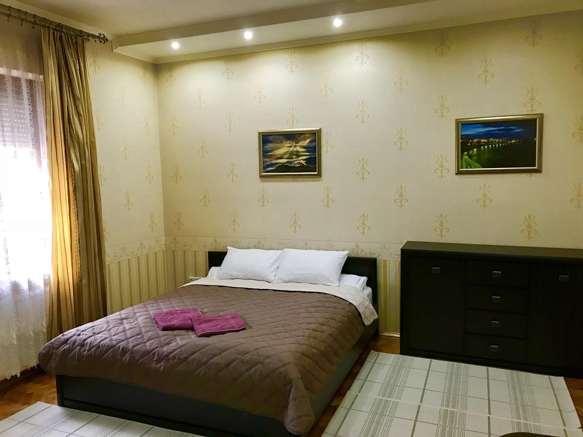 Large Apartment In The City Center มุกาเชเว ภายนอก รูปภาพ